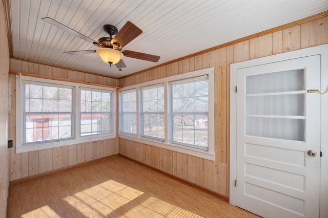 2855 Pine Knob Rd, Lexington, TN 38351