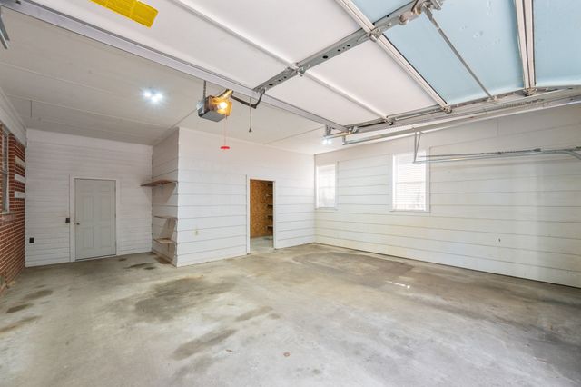 2855 Pine Knob Rd, Lexington, TN 38351