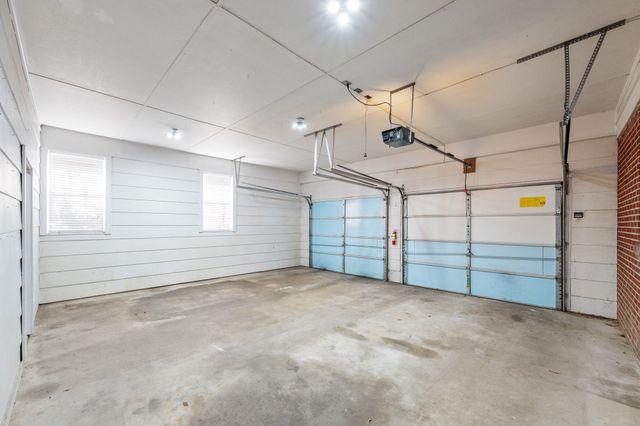 2855 Pine Knob Rd, Lexington, TN 38351