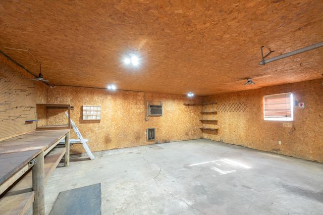 2855 Pine Knob Rd, Lexington, TN 38351