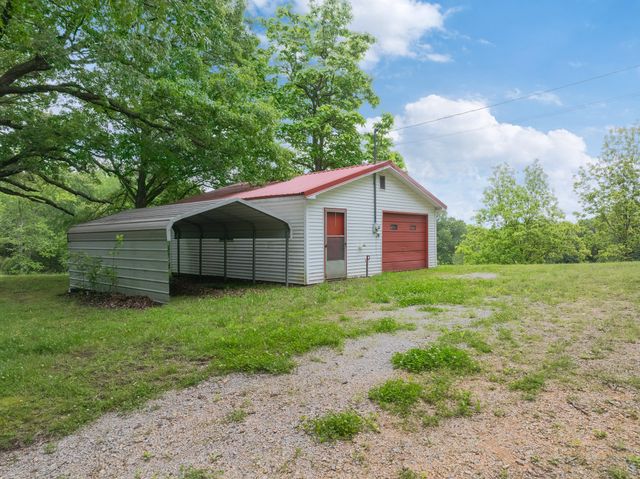 2855 Pine Knob Rd, Lexington, TN 38351