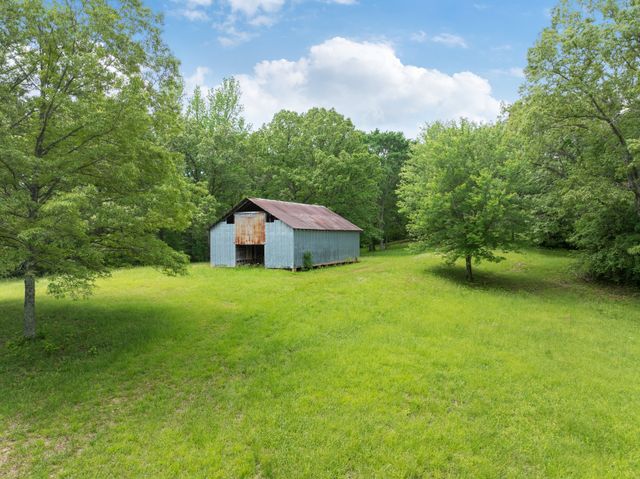 2855 Pine Knob Rd, Lexington, TN 38351