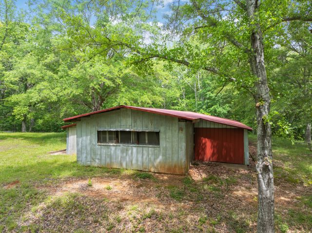 2855 Pine Knob Rd, Lexington, TN 38351