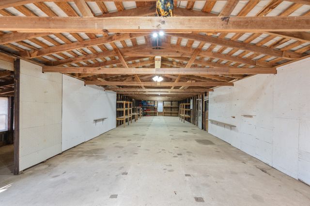 2855 Pine Knob Rd, Lexington, TN 38351