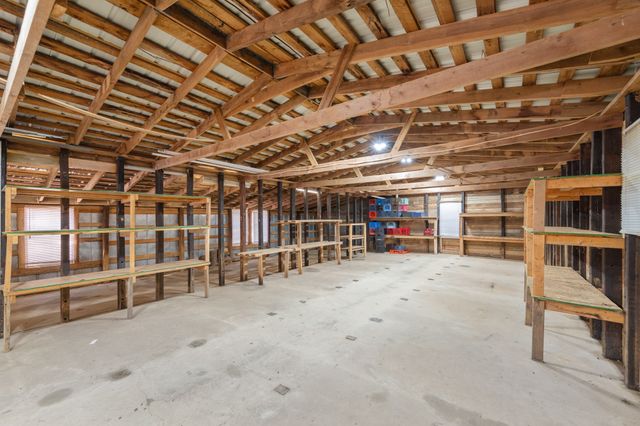 2855 Pine Knob Rd, Lexington, TN 38351