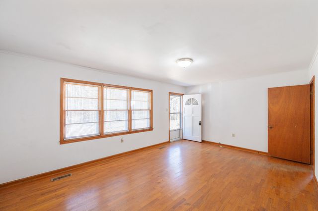 2855 Pine Knob Rd, Lexington, TN 38351