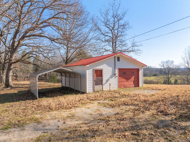 2855 Pine Knob Rd, Lexington, TN 38351