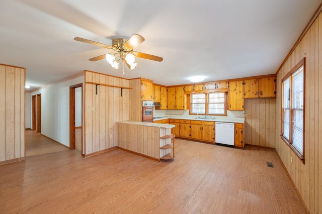 2855 Pine Knob Rd, Lexington, TN 38351