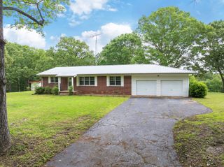 2855 Pine Knob Rd, Lexington, TN 38351