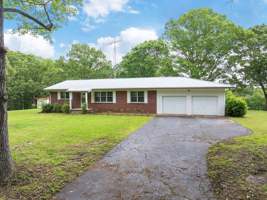 2855 Pine Knob Rd, Lexington, TN 38351