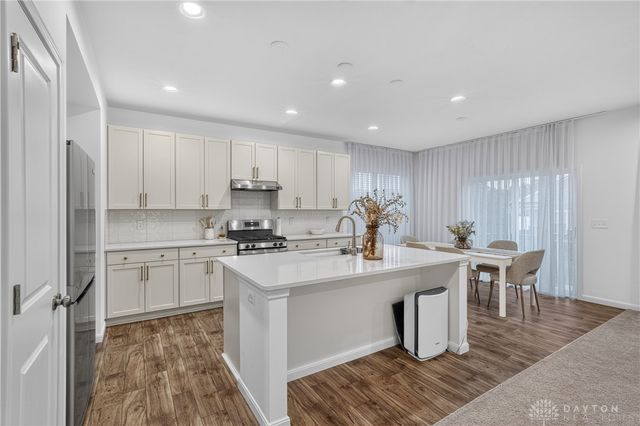 10111 Washington Glen Dr, Dayton, OH 45458