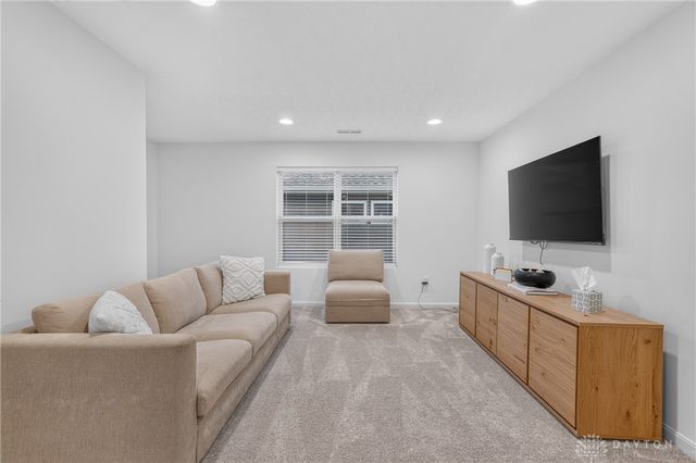 10111 Washington Glen Dr, Dayton, OH 45458