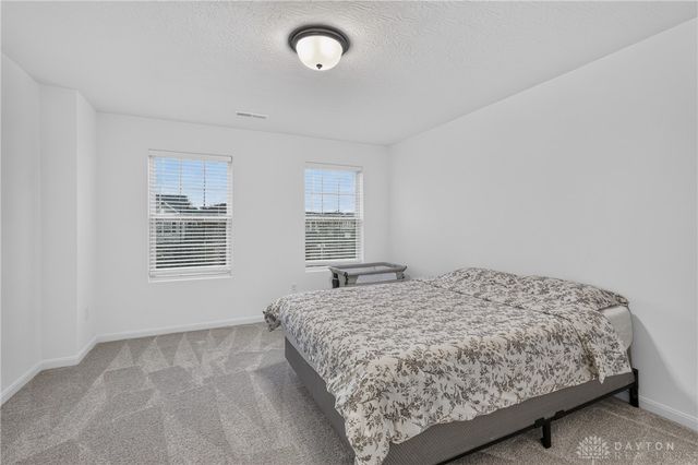 10111 Washington Glen Dr, Dayton, OH 45458