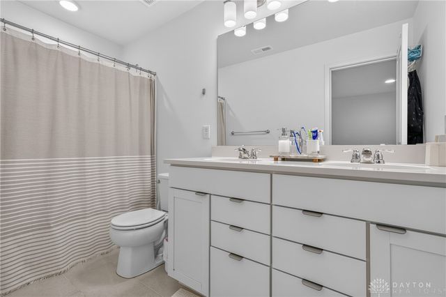 10111 Washington Glen Dr, Dayton, OH 45458