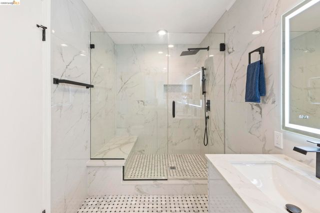 64 Valencia Rd, Orinda, CA 94563