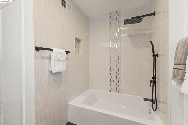 64 Valencia Rd, Orinda, CA 94563