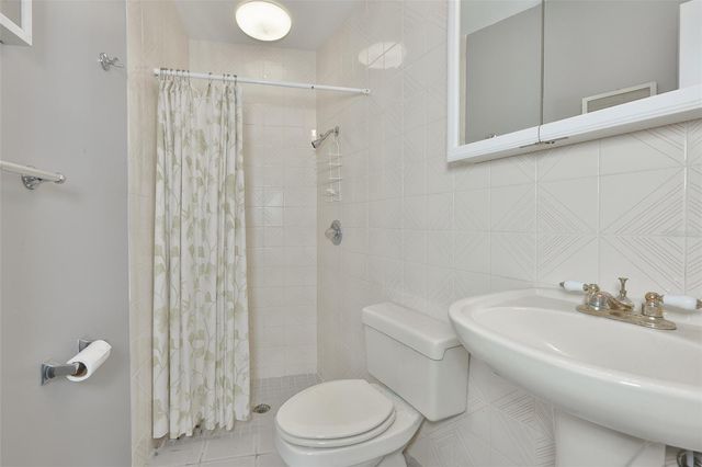 1021 SYMPHONY ISLES BOULEVARD, Apollo Beach, FL 33572
