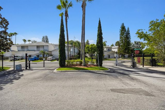 1633 HAMMOCKS AVENUE 1633, Lutz, FL 33549