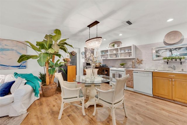 1608 WHITEBRIDGE DRIVE B, Palm Harbor, FL 34684