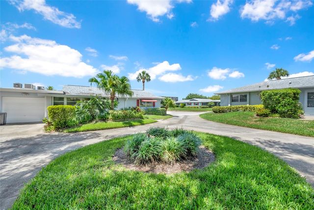 1608 WHITEBRIDGE DRIVE B, Palm Harbor, FL 34684