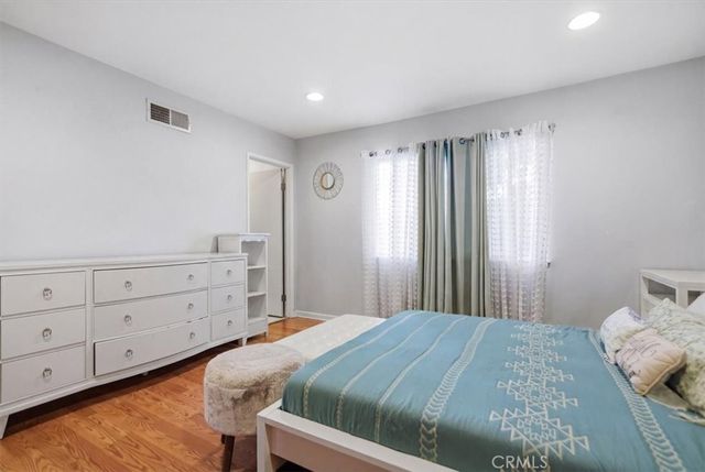 9533 Frankirst, North Hills, CA 91343