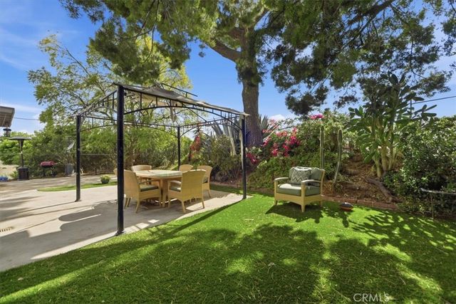 9533 Frankirst, North Hills, CA 91343