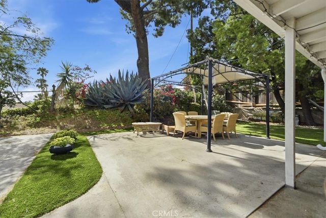 9533 Frankirst, North Hills, CA 91343