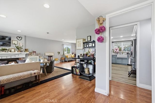 9533 Frankirst, North Hills, CA 91343