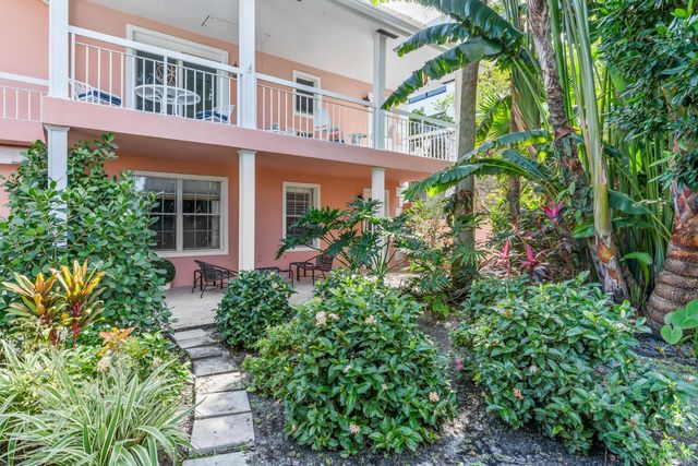 134 Peruvian Avenue 104, Palm Beach, FL 33480