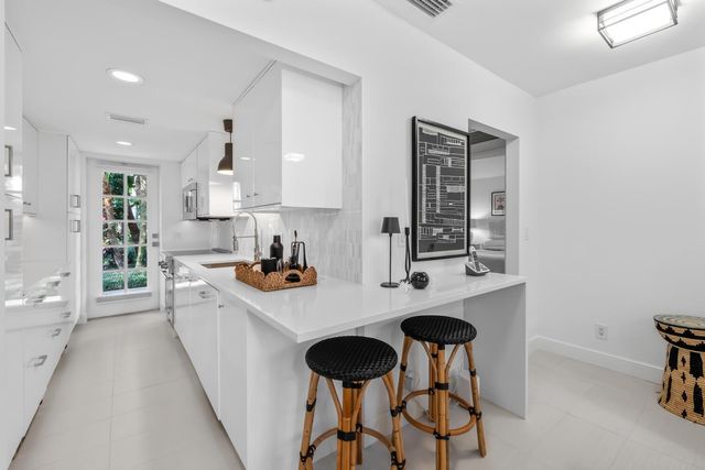 134 Peruvian Avenue 104, Palm Beach, FL 33480