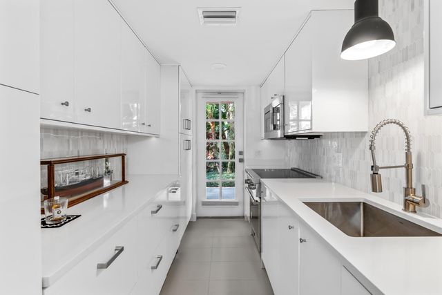 134 Peruvian Avenue 104, Palm Beach, FL 33480