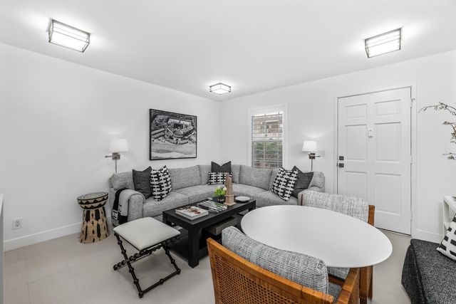 134 Peruvian Avenue 104, Palm Beach, FL 33480