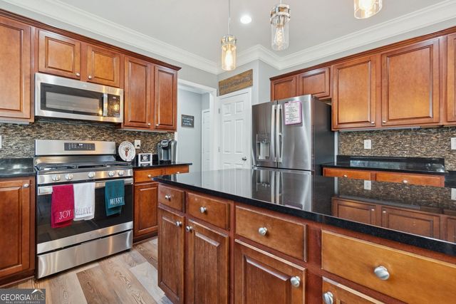 215 Revillion Way, Woodstock, GA 30188