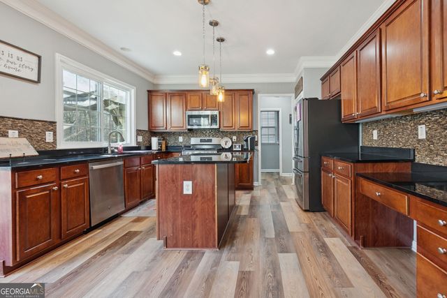 215 Revillion Way, Woodstock, GA 30188