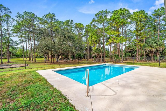 2195 F Road, Loxahatchee, FL 33470