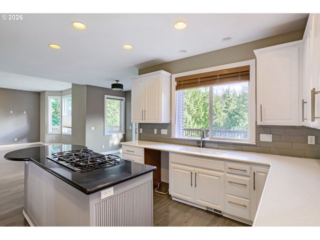 10585 Nw SKYLINE Blvd, Portland, OR 97231