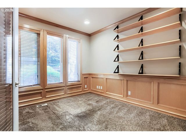 10585 Nw SKYLINE Blvd, Portland, OR 97231
