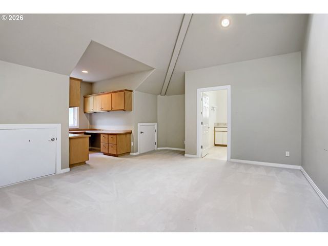 10585 Nw SKYLINE Blvd, Portland, OR 97231