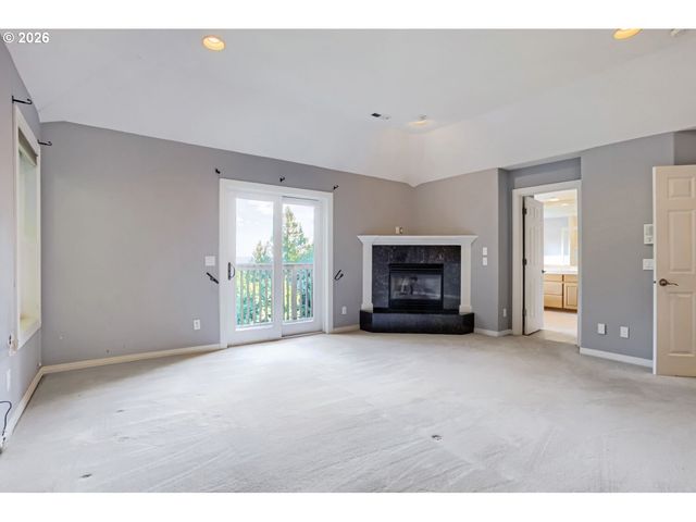10585 Nw SKYLINE Blvd, Portland, OR 97231