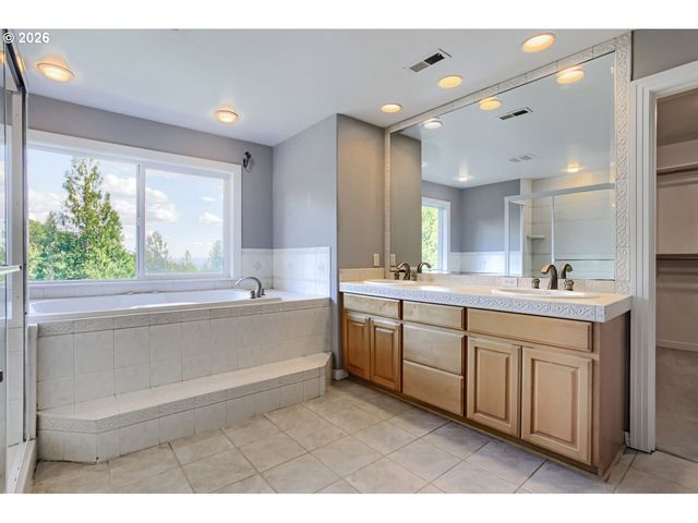 10585 Nw SKYLINE Blvd, Portland, OR 97231