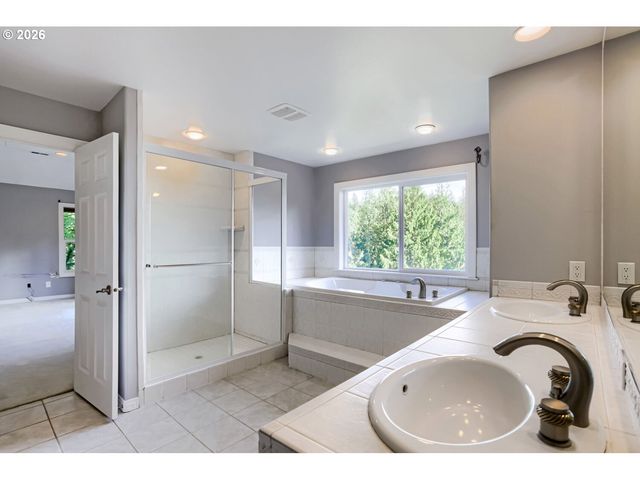 10585 Nw SKYLINE Blvd, Portland, OR 97231