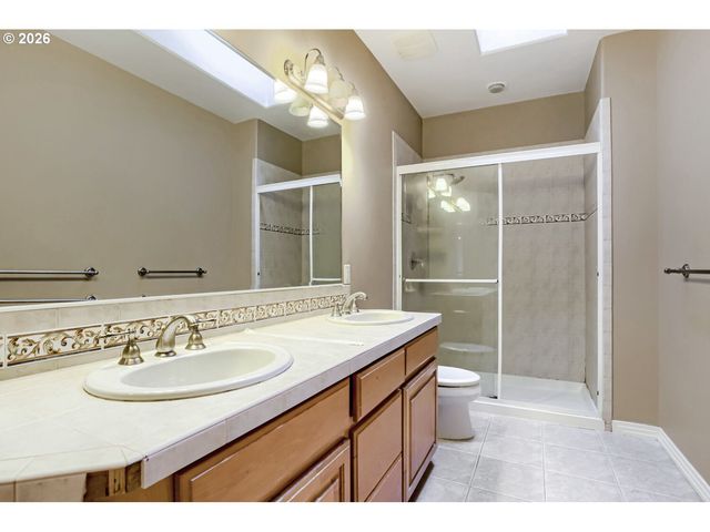 10585 Nw SKYLINE Blvd, Portland, OR 97231