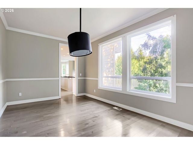 10585 Nw SKYLINE Blvd, Portland, OR 97231