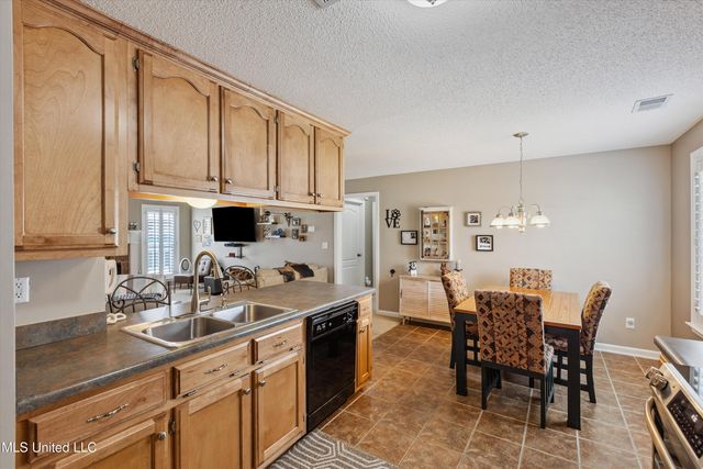 6315 Ivy Trails Drive, Olive Branch, MS 38654
