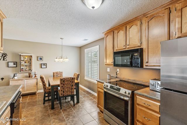 6315 Ivy Trails Drive, Olive Branch, MS 38654