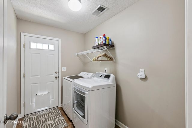 6315 Ivy Trails Drive, Olive Branch, MS 38654