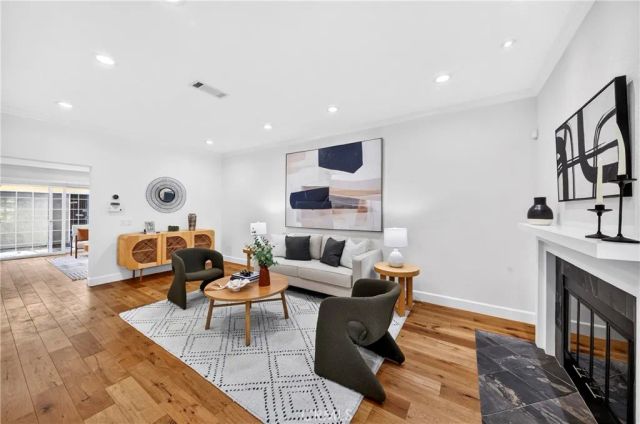 93 Goldenrod, Irvine, CA 92614