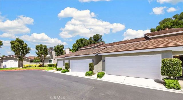 93 Goldenrod, Irvine, CA 92614