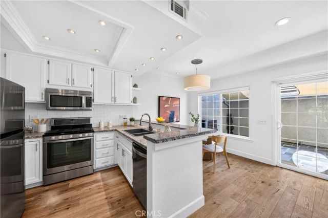 93 Goldenrod, Irvine, CA 92614