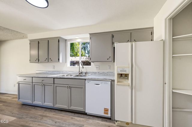 1995 Alpine Court, Medford, OR 97504